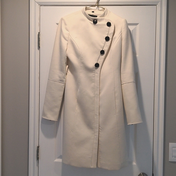 Rachel Zoe cream coat with black buttons - Picture 1 of 10